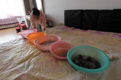 简阳楼上漏水，住户失联，小区没物管，业主维权难！律师来支招……